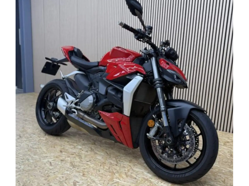 Ducati Streetfighter V2 - Image 1