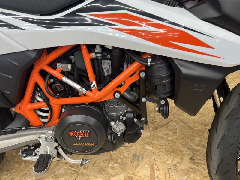 KTM 690 SMC R - Image 1