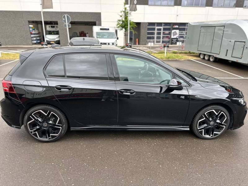 Volkswagen Golf 8 - Image 1